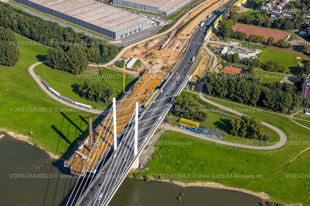 Duisburg241004296 | Luftbild, Großbaustelle Autobahn A40 Rheinbrücke Neuenkamp, Binnenschifffahrt Fluss Rhein, Neuenkamp, Duisburg, Ruhrgebiet, Nordrhein-Westfalen, Deutschland