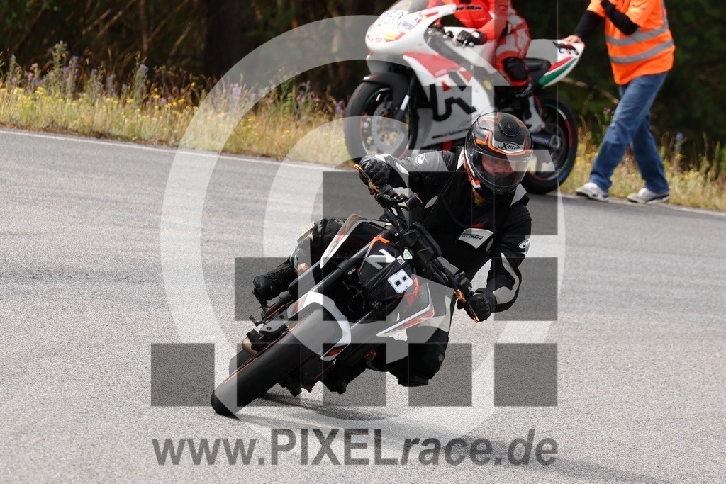 0028-20240704_01327 | Schöne Erinnerungen an spannende Momente - das festzuhalten ist unser Job. PIXELrace.de ist seit 2003 auf den Rennstrecken Europas unterwegs um die Action draußen beim Fahren und die wunderbare Stimmung imm Fahrerlager für euch einzufangen.