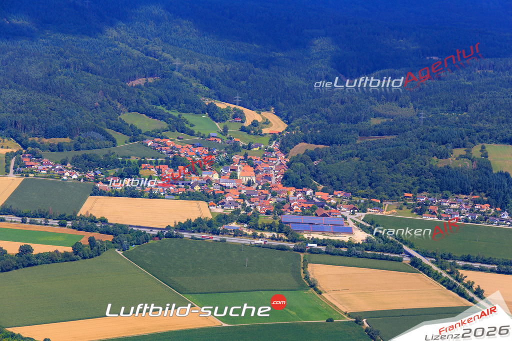 Die Luftaufnahme Hofdorf -  wurde 2017 mittels Flugzeug (keine Drohne) erstellt. Perfekte Schärfe und Druck- Auflösung- Garantiert!