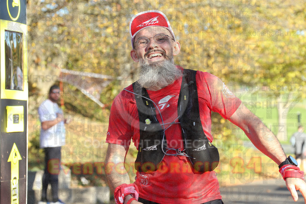 221113_1258_EX1_9357 | Sportfotografie im Rhein-Sieg Kreis, Köln, Bonn, NRW, Rheinland Pfalz, Hessen, etc. Unser Tätigkeitsfeld umfasst den Laufsport vom Volkslauf über den Marathon, Duathlon, Triathon bis zum Ultralauf wie Kölnpfad Ultra oder Schindertrail.