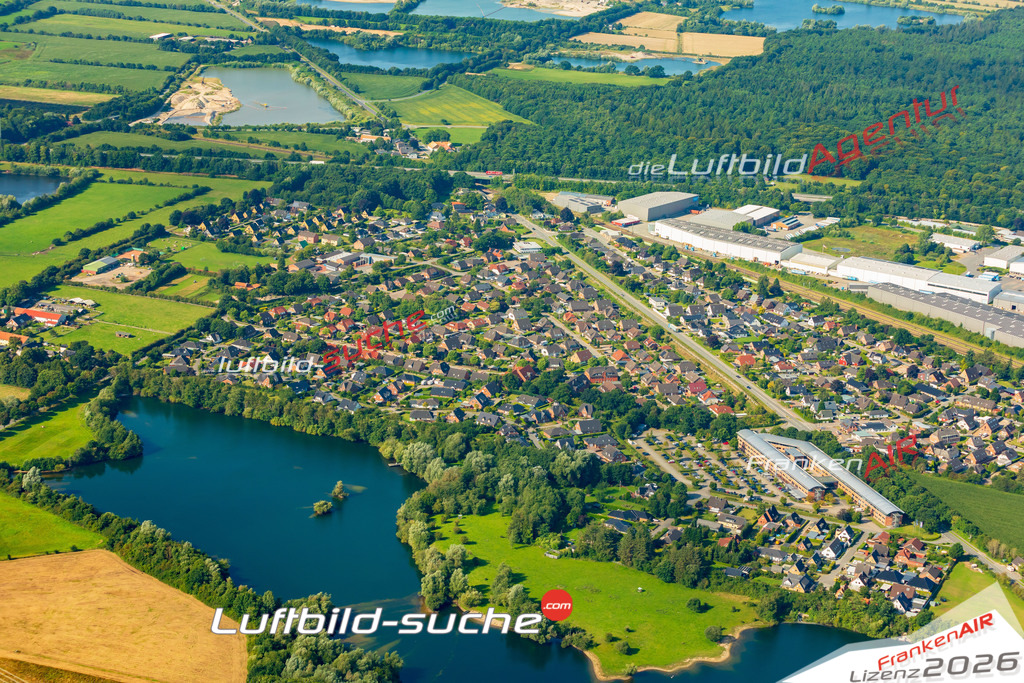 Weding See Handewitt Bild- Das Luftbild wurde 2025 vom UL-Flugzeug heraus erstellt ( keine Drohne bzw. Drohnenaufnahme ) - Hochauflösende Luftaufnahme -Nicht vergleichbar mit Google Maps oder Satelittenbilder- Die Geschenkidee !Mit Lizenz und Bildrechte bestellbar - CC