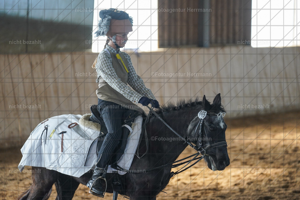 20230917-FAH09789 | Landsberg am Lech, 2023, Kaufbeuren, Kempten, Allgäu, Turnierfotografen Bayern, Fotoagentur Herrmann, Turnierbilder, Reitsport Fotos, Pferdefotograf, Augsburg, Bad Tölz, Dachau, Karlsfeld, Memmingen, Buchloe, Schwabmünchen