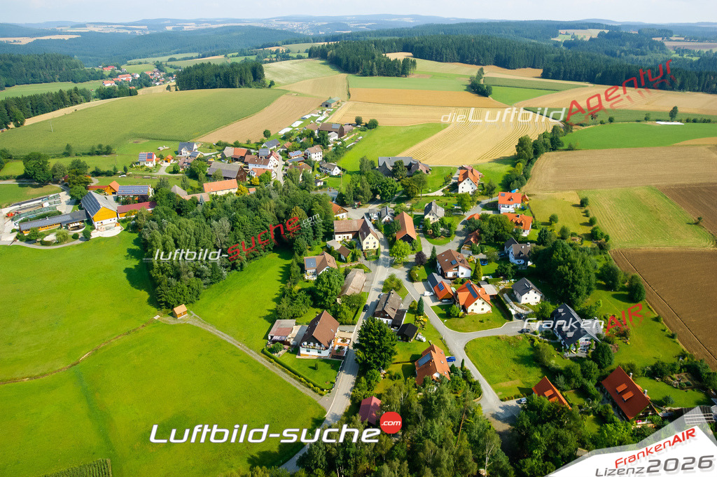 Die Luftaufnahme der Stadt Wirsberg wurde vom UL-Flugzeug heraus erstellt ( keine Drohne )- hohe Auflösung für beste Qualität