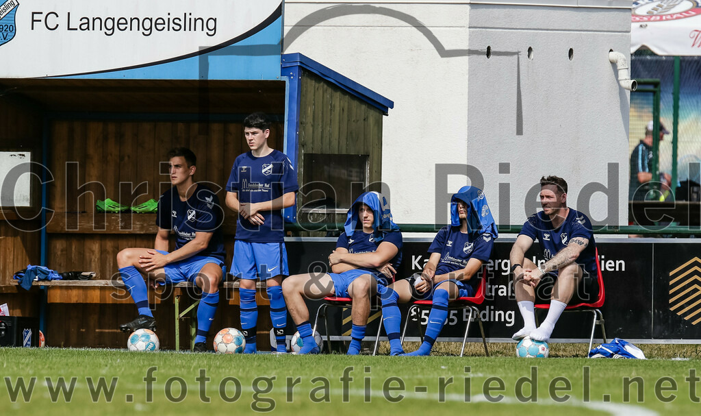 2023-07-08_081_FC_Langengeisling_gegen_TSV_Buchbach | Erding, Deutschland, 08.07.2023:
Fußball, Bezirksliga Oberbayern Ost 2023 / 2024, Testspiel, FC Langengeisling gegen TSV Buchbach, Endergebnis: 0:6

Niko Simak (FC Langengeisling, #3)

Foto: Christian Riedel / fotografie-riedel.net