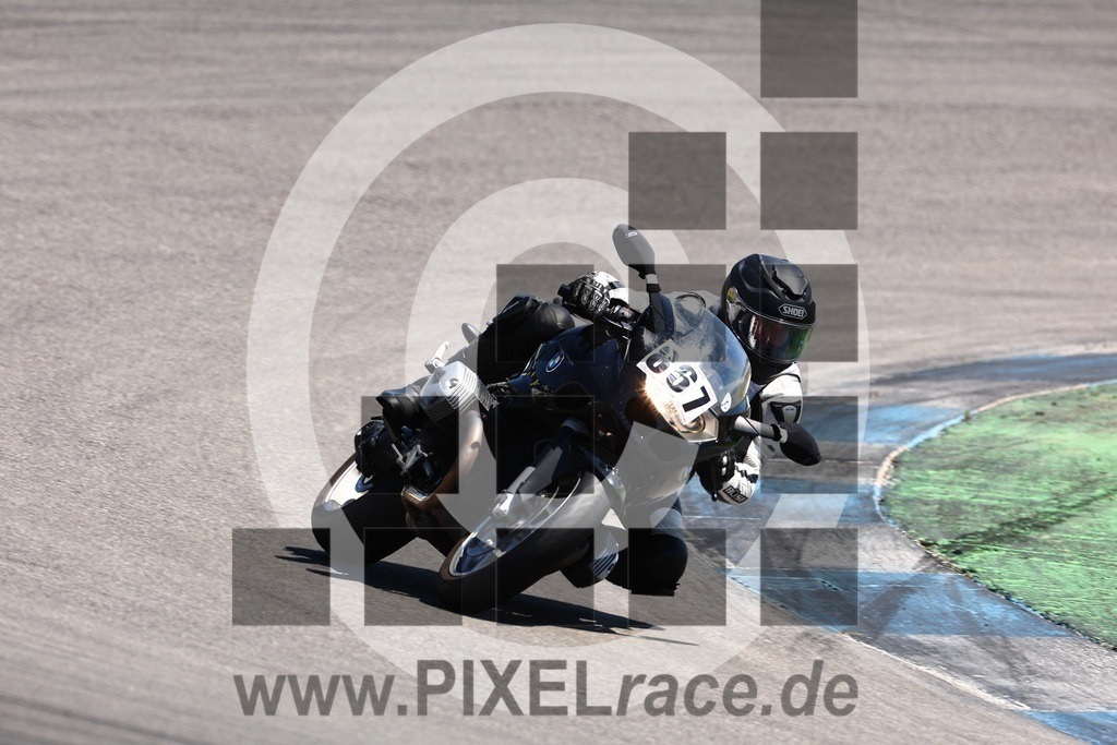 0867-20240625_04815 | Schöne Erinnerungen an spannende Momente - das festzuhalten ist unser Job. PIXELrace.de ist seit 2003 auf den Rennstrecken Europas unterwegs um die Action draußen beim Fahren und die wunderbare Stimmung imm Fahrerlager für euch einzufangen.
