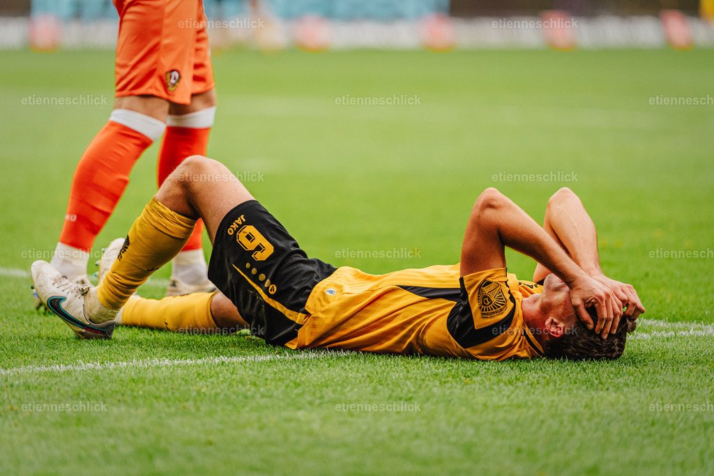 Dresdner SC - Allianz MTV Stuttgart, DEKRA 1. Bundesliga Frauen, Volleyball | Im Bild: Am Boden Nicolai Rapp (6, SG Dynamo Dresden)18.10.2026, SG Dynamo Dresden - 1. FC Magdeburg, 2. BUNDESLIGA - 8. SPIELTAG, Fußball, Deutschland, Dresden, Rudolf-Harbig-Stadion