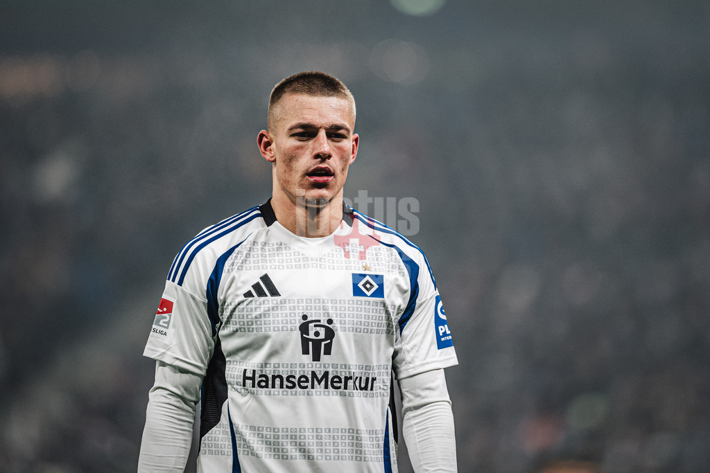 Fußball | Männer | Saison 2024/2025 | 2. Fußball-Bundesliga | 18. Spieltag | Hamburger SV vs. 1. FC Köln | 18.01.2025 | Miro Muheim (#28, HSV)