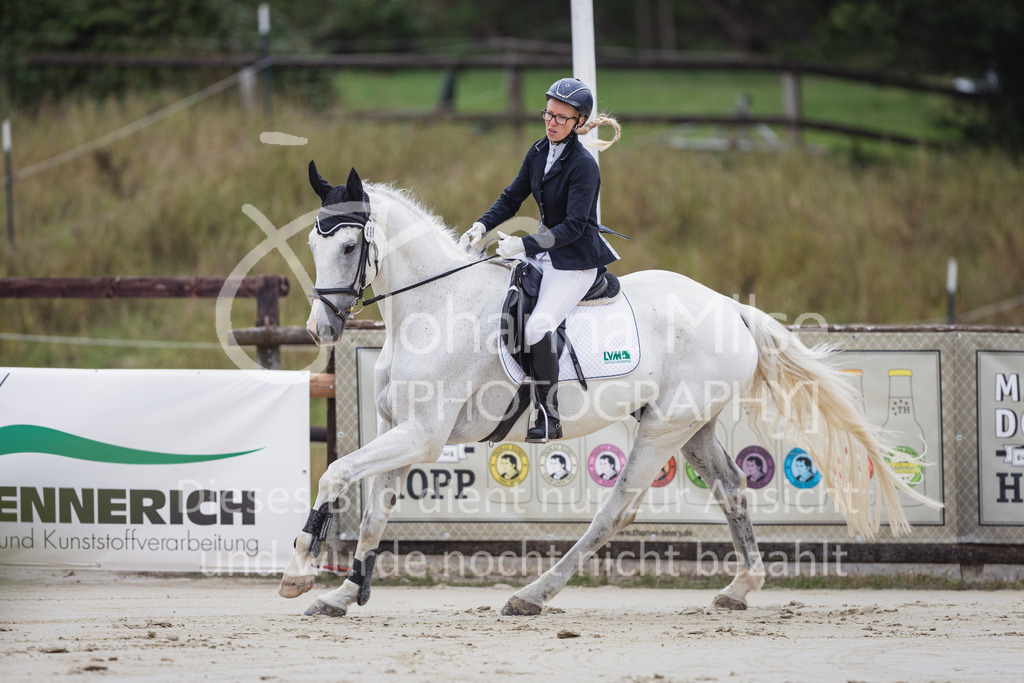 230730_BHO_M2-Spr_1-412 | Deine schönsten Turniermomente als professionelle Fotos! Entdecke hochwertige Pferdesport-Fotografie im Online-Shop. Jetzt Fotos finden & bestellen!