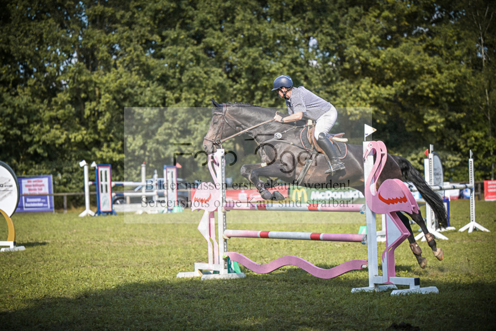 DOS_0027 | Entdecke hochwertige Reitturnierfotos von Foto Oger. Professionell, emotional und authentisch – jetzt Lieblingsmomente im Shop bestellen.Deutschlandweite Turnierfotografie. - Realisiert mit Pictrs.com