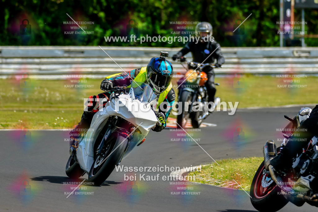 _OTO2030 | Hier findet Ihr Bilder von Touristenfahrten auf der Nürburgring Nordschleife oder von anderen Veranstaltungen die ich besucht habe. Viel Spass beim Durch Schauen 