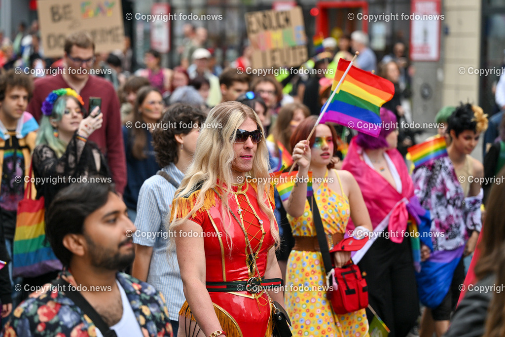 Linzpride 2023_ 24.06.2023-26 | 24.06.2023, Linz, AUT, Linzpride 2023, im Bild Teilnehmer an der Linzpride 2023