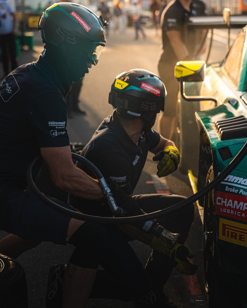 TXO04229 | Exklusive Motorsport-Fotografie aus Leipzig von TXO Media – für Rennfahrer, Teams & Sponsoren. Sausemuth liefert starke Bilder, die Emotion zeigen. Jetzt buchen & glänzen! - Realisiert mit Pictrs.com