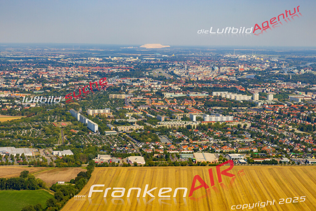Luftaufnahme Reform Magdeburg - Die Luftaufnahme wurde 2025 vom UL-Flugzeug heraus erstellt ( ohne Drohne ) - Hochauflösende Luftaufnahme - für professionelle Ausdrucke geeignet. Die Geschenkidee !Mit Lizenz und Bildrechte bestellbar