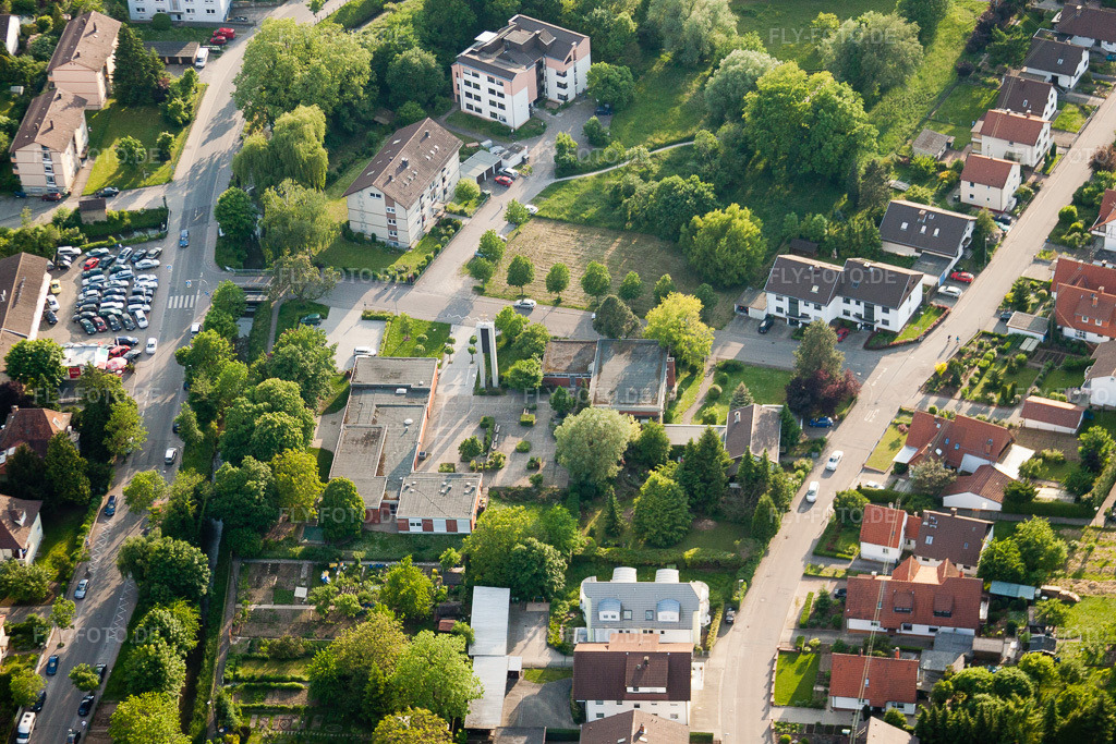 Luftbild: Christusgemeinde in Wiesloch im Bundesland Baden-Württemberg in Deutschland. Foto: IMG_27688.jpg vom 24.05.2010 durch Werner Riehm/FLY-FOTO.de