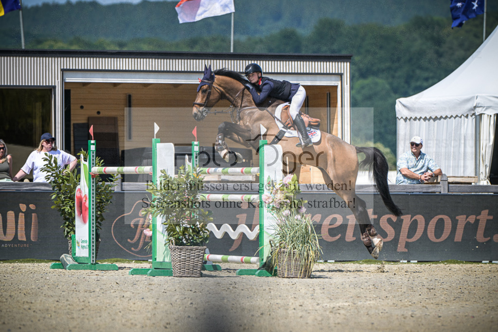 DOS_5616 | Entdecke hochwertige Reitturnierfotos von Foto Oger. Professionell, emotional und authentisch – jetzt Lieblingsmomente im Shop bestellen.Deutschlandweite Turnierfotografie. - Realisiert mit Pictrs.com