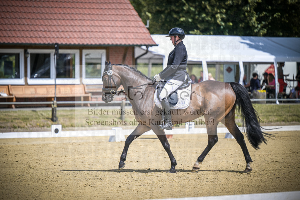 DOS_0831 | Entdecke hochwertige Reitturnierfotos von Foto Oger. Professionell, emotional und authentisch – jetzt Lieblingsmomente im Shop bestellen.Deutschlandweite Turnierfotografie. - Realisiert mit Pictrs.com