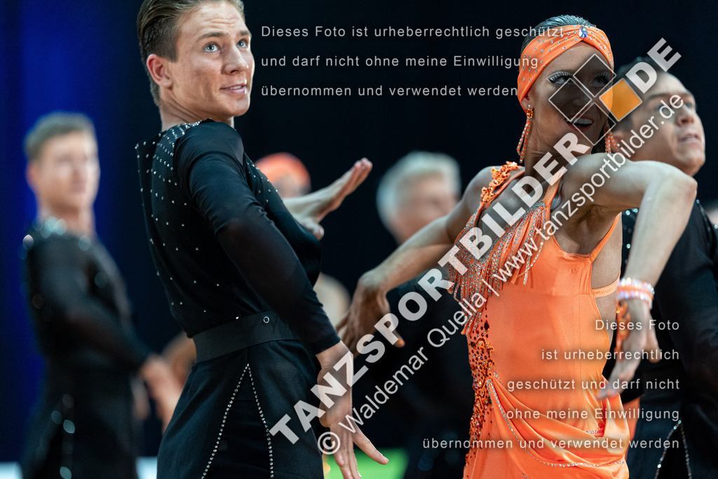 20240120-00481 | Hier finden Sie Tanz Bilder vom Latein und Standard Formationen tanzen. Sportbilder vom Tanzsport. Schöne Fotos und von Weltmeisterschaft, Europameisterschaft, Bundesliga, Regionalliga, Oberliga und Landesliga sowie von GOC Stuttgart, DanceComp, WM Bremen