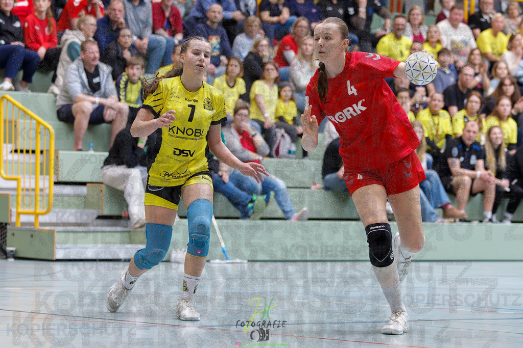 Hessenmeisterschaft wJC - Finale; HSG Kleenheim - HSG Weiterstadt/ Braunsh.Worf. | Hessenmeisterschaft wJC - Finale; HSG Kleenheim - HSG Weiterstadt/ Braunsh.Worf. am 22.03.2025 in Biedenkopf (Sporthalle Lahntalschule)Photo © 2025 - Jörg Heinrich - Realisiert mit Pictrs.com