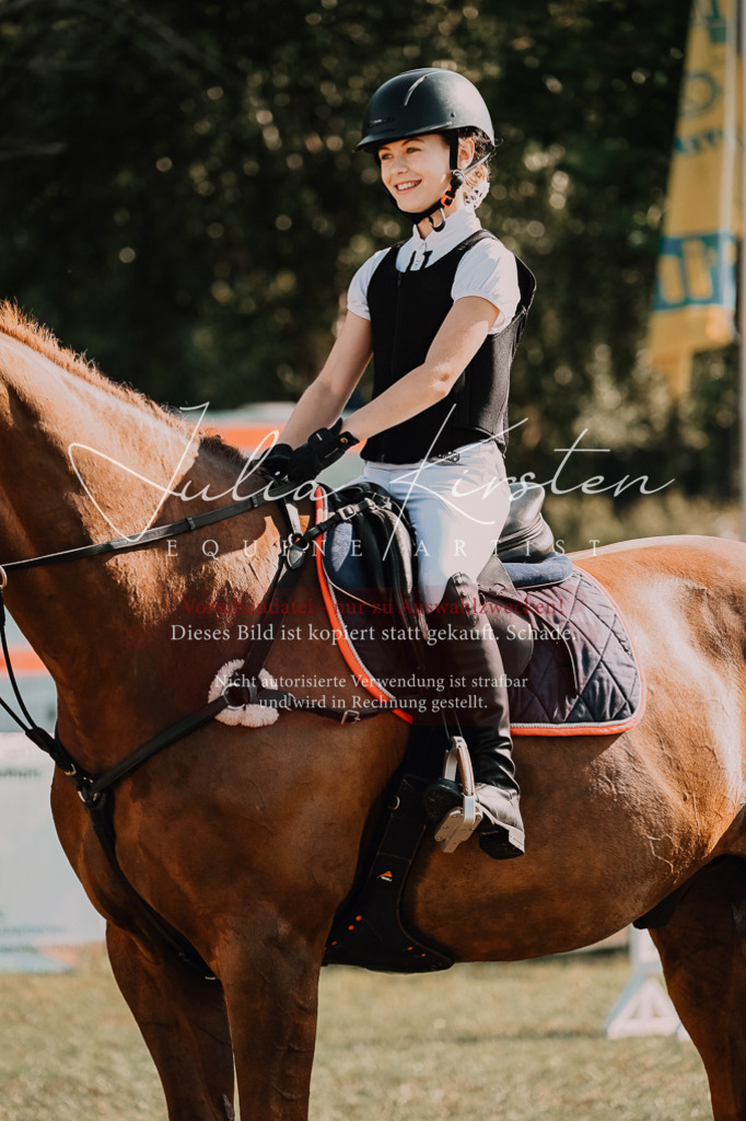 DSC_4905 | Pferde- und Turnierfotografie in Westsachsen. Pferdeportraits, Auftragszeichnungen und intuitive Kunst.