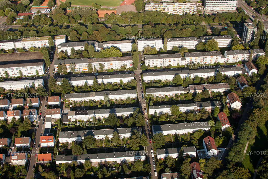 Bussardweg-Danzigerstr | Luftbild: Bussardweg-Danzigerstr im Ortsteil Weiherfeld-Dammerstock in Karlsruhe im Bundesland Baden-Württemberg in Deutschland. Foto: IMG_32352.jpg vom 21.08.2010 durch Werner Riehm/FLY-FOTO.de - Realisiert mit Pictrs.com