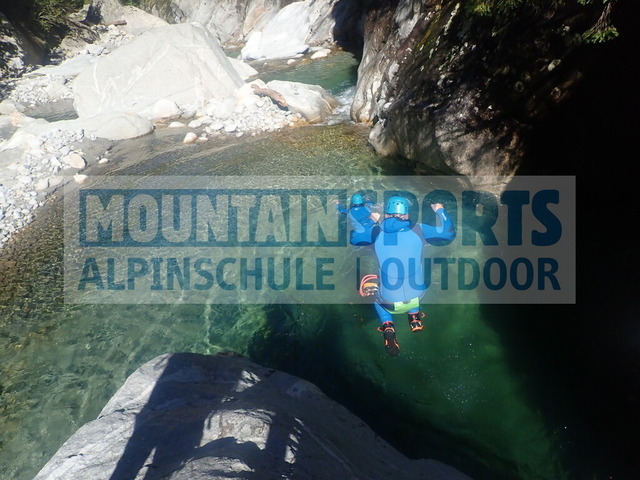 P1010019 | Bestelle die Bilder deines Berg- oder Wasser-Abenteuers mit Mountain Sports bequem von zu Hause aus direkt über unseren Online Fotoshop von pictrs.com. - Realisiert mit Pictrs.com