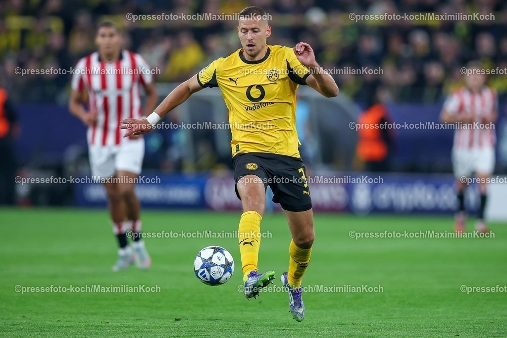 UCL01102501171 | 01.10.2025, Fußball, UEFA Champions League, Borussia Dortmund - Athletic Club Bilbao, BVB Stadion, 2. Spieltag, Saison 2025 2026: Waldemar Anton (BVB #03)  Regulations prohibit any use of photographs as image sequences and or quasi-video.