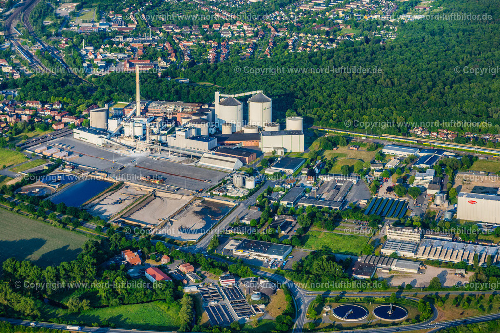 Uelzen_Hafen_Gewerbegebiet_Ilmenau_ELS_3384050623 | UELZEN 05.06.2023 Industrie- und Gewerbegebiet am Fluss der Ilmenau an der Bremer Straße in Uelzen im Bundesland Niedersachsen, Deutschland. // Industrial and commercial area on Fluss of Ilmenau on street Bremer Strasse in Uelzen in the state Lower Saxony, Germany. Foto: Martin Elsen