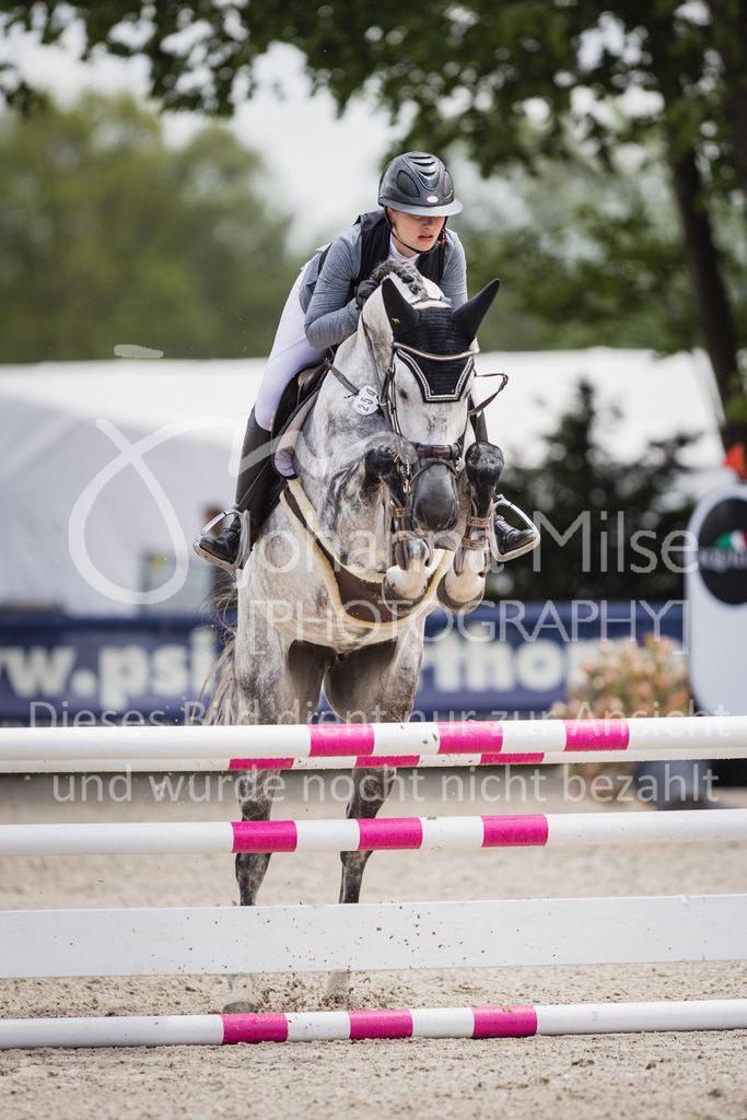 230516_Mühlen_03SprPf-A-421 | Deine schönsten Turniermomente als professionelle Fotos! Entdecke hochwertige Pferdesport-Fotografie im Online-Shop. Jetzt Fotos finden & bestellen!