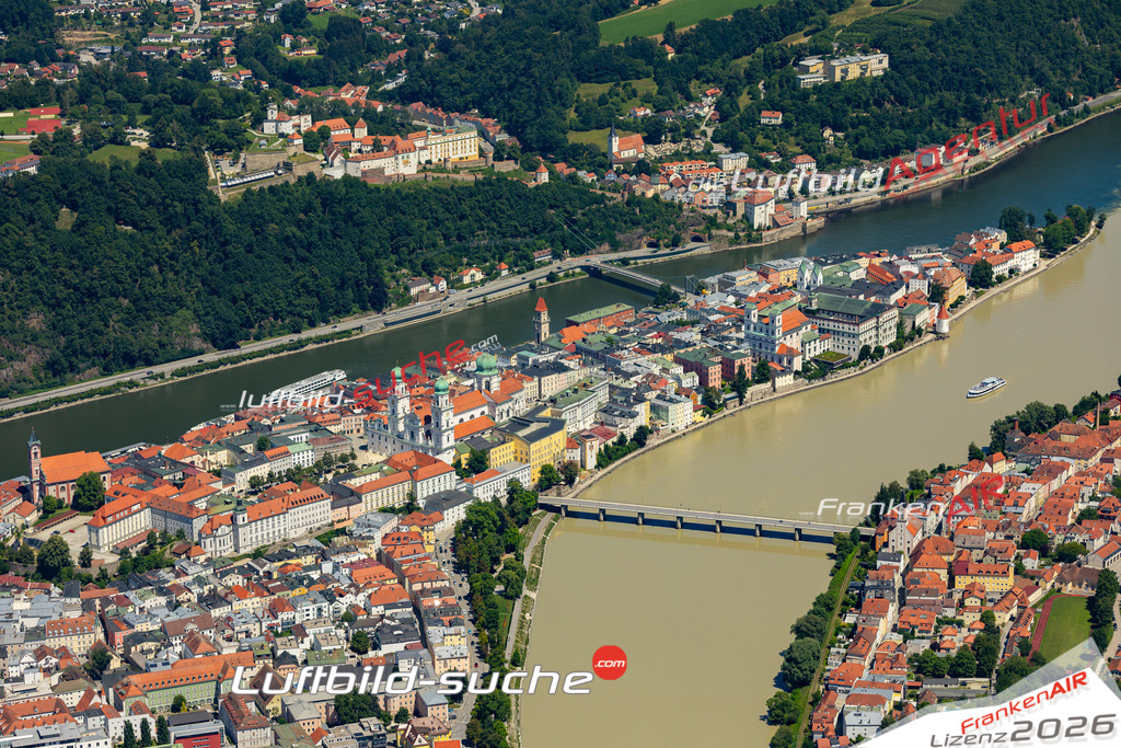 Die Luftaufnahme Marienbrücke - Passau wurde 2022 vom Flugzeug aus (keine Drohne) erstellt. Hohe Auflösung -für große Poster und Wandbilder geeignet - Garantiert!