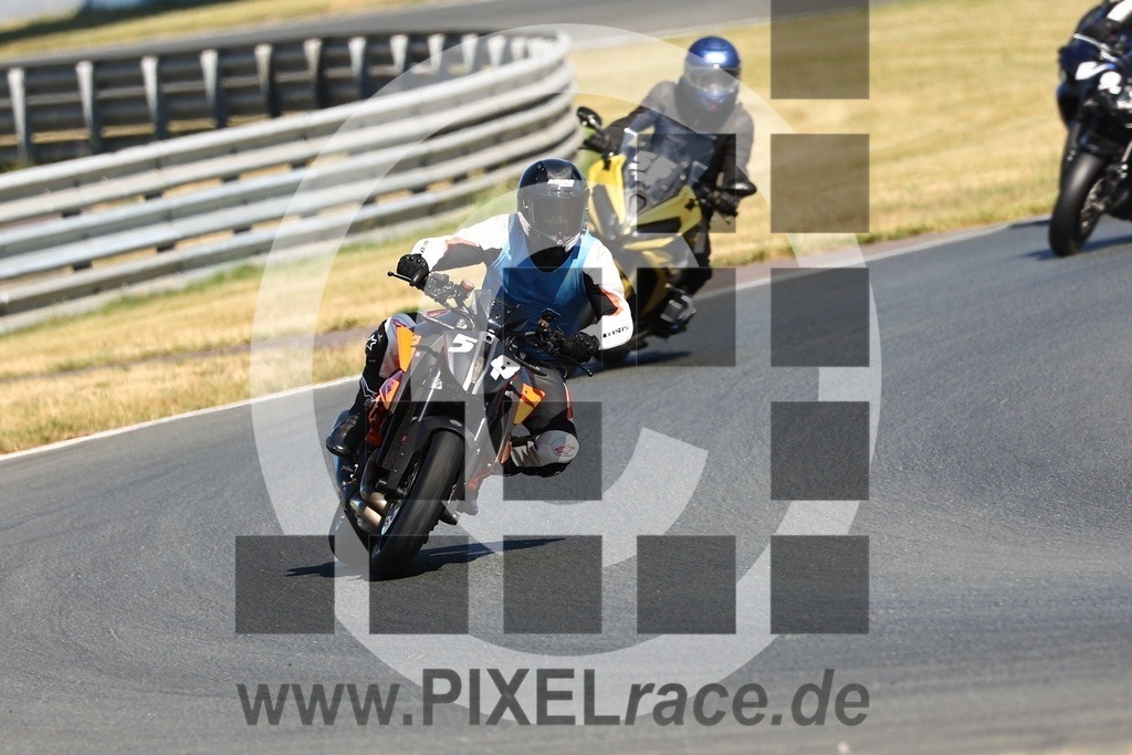 0058-20260711_02753 | Schöne Erinnerungen an spannende Momente - das festzuhalten ist unser Job. PIXELrace.de ist seit 2003 auf den Rennstrecken Europas unterwegs um die Action draußen beim Fahren und die wunderbare Stimmung imm Fahrerlager für euch einzufangen.