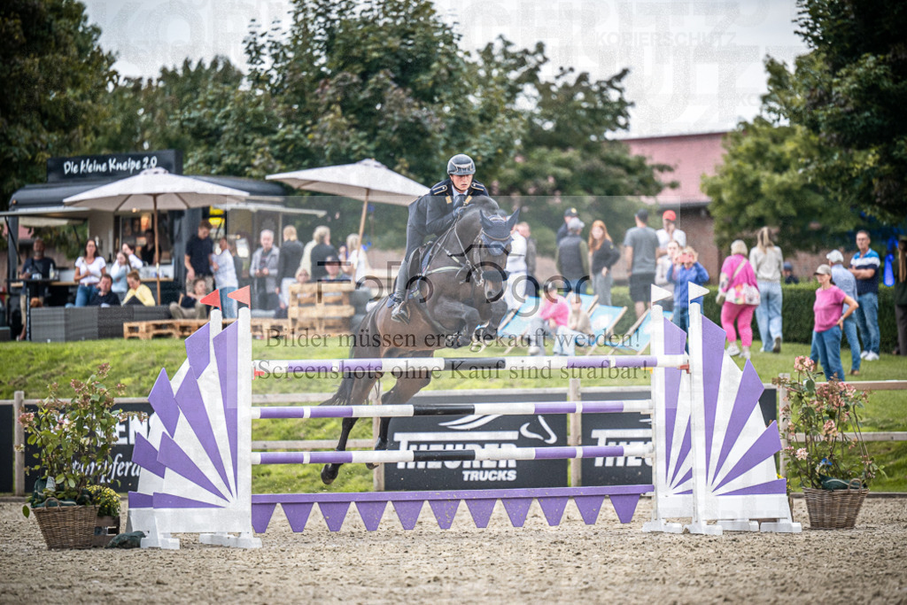 DOS_7188 | Entdecke hochwertige Reitturnierfotos von Foto Oger. Professionell, emotional und authentisch – jetzt Lieblingsmomente im Shop bestellen.Deutschlandweite Turnierfotografie. - Realisiert mit Pictrs.com