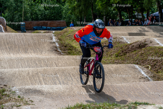 BayBMX2026-05479 | Fotogalerie von Thomas Dettweiler mit Eventbildern und lizenzfreien Fotos. Perfekt als Wandbild, für Büro, Website oder private Nutzung. - Realisiert mit Pictrs.com