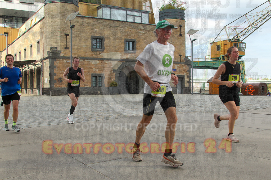 250920_1526_EV4_8774 | Sportfotografie im Rhein-Sieg Kreis, Köln, Bonn, NRW, Rheinland Pfalz, Hessen, etc. Unser Tätigkeitsfeld umfasst den Laufsport vom Volkslauf über den Marathon, Duathlon, Triathon bis zum Ultralauf wie Kölnpfad Ultra oder Schindertrail.
