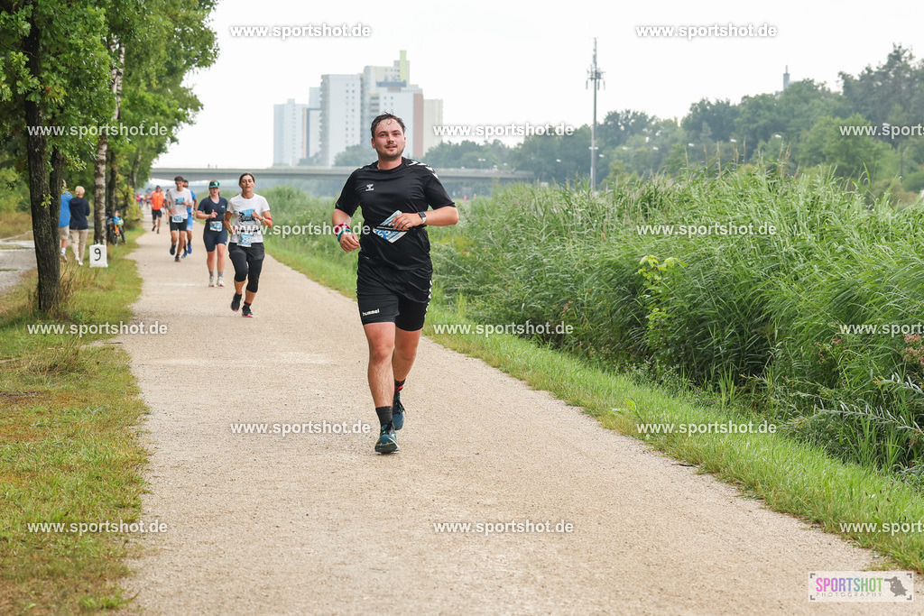 LUR_1801 | 34. M-net Erlanger Triathlon 2025 #erlangertriathlon  #mnettriathlon2025 #mnettriathlon #team #olympischedistanz #mitteldistanz #triathlon #maindonaukanal  #erlangertriathlon2025 #yourpictrs #tv1848 #tv1848erlangen  #triathlonbayern #sportinerlangen #demsportverbunden #sportshot_your_pictrs Copyright: www.sportshot.de