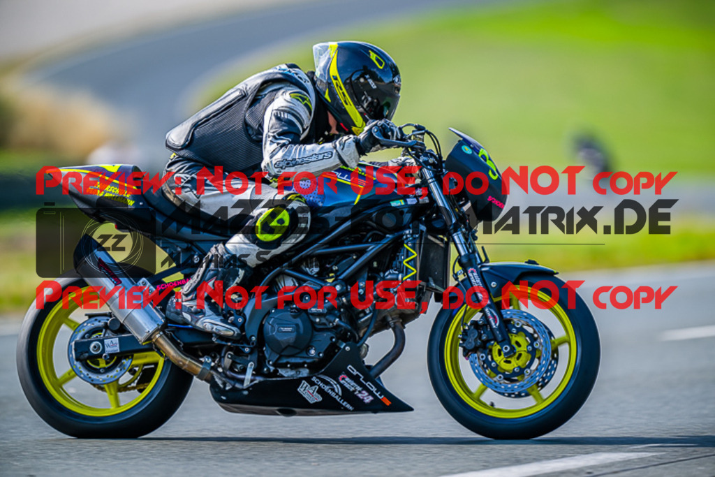 MaZZes_FotoMatrix_220722_9546 | TWIN