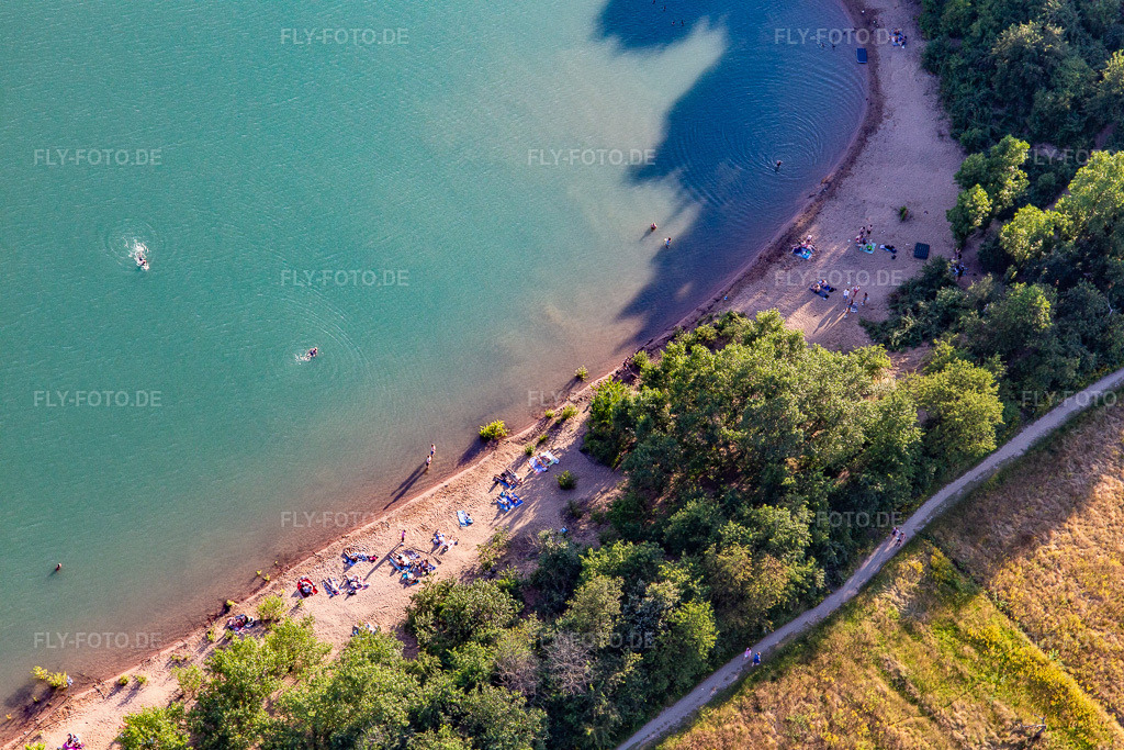 Luftbild: Hundestrand am Epplesee im Ortsteil Silberstreifen in Rheinstetten im Bundesland Baden-Württemberg in Deutschland. Foto: IMG_141900.jpg vom 28.06.2024 durch Werner Riehm/FLY-FOTO.de