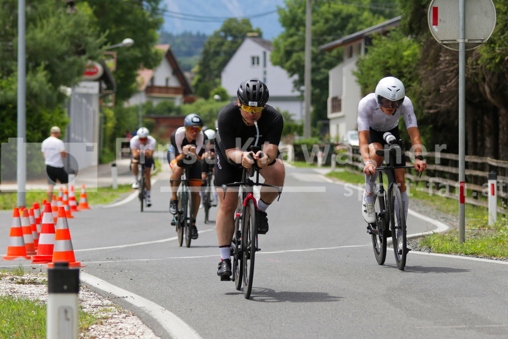 Klagenfurt 2026 | Alexis Frachet-Gout (FRA, 120) Maciej Mrowka (POL, 2897) Ironman, Klagenfurt 2026,  Lambichl, Klagenfurt , Austria. Photo: Ernst Krawagner - Realisiert mit Pictrs.com