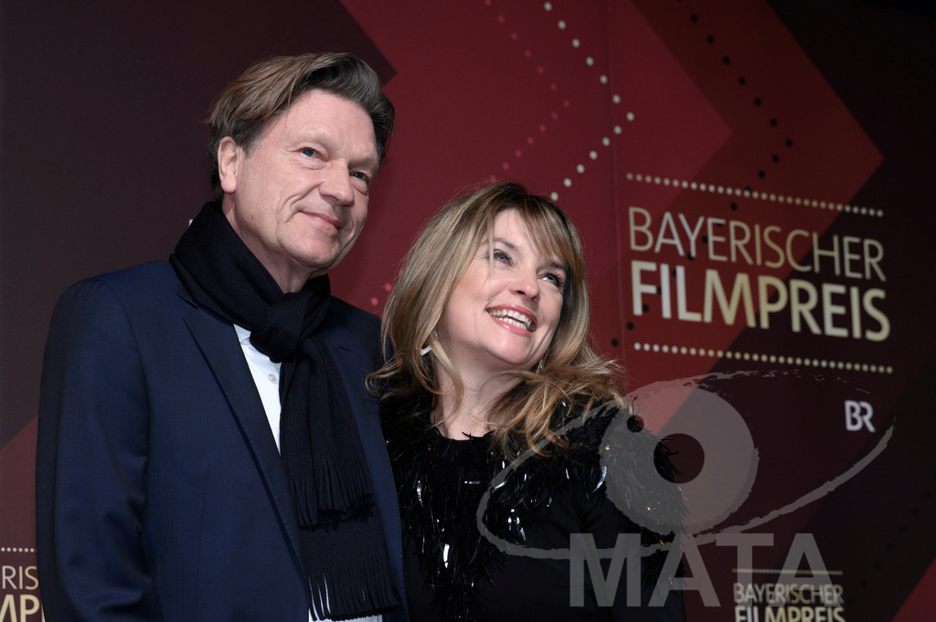 _DWI4641 | Roland Suso Richter und Ina Paule Klink (Deutsche Schauspielerin und Sängerin) bei der Verleihung des 47. Bayerischen Filmpreises 2026  im Prinzregententheater. München, Deutschland. Der Bayerische Filmpreis wird seit 1979 von der Bayerischen Staatsregierung verliehen, um die Bedeutung des Kinofilms als Kulturgut herauszustellen - Realisiert mit Pictrs.com