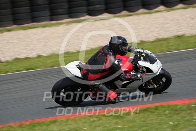 2024_06_21_PBK_13904 | Sportfotografie; SlowMotion; Video; Rennstrecke; Hafeneger; Speer; Racing; RSE; BMW; CBO; Trackday; Motorsportarena; Hockenheimring; Brno; Most; Barcelona; Valencia