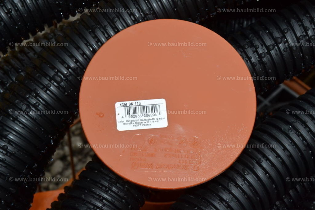 bib-lg03-abwasserkanal-0024 | Nach LV-Leistungsgruppen sortierte Detailfotos über den Bau eines Hauses. Alle Hausbau-Bilder direkt vom Urheber und Autor der Website Haus-Selber-Bauen.com