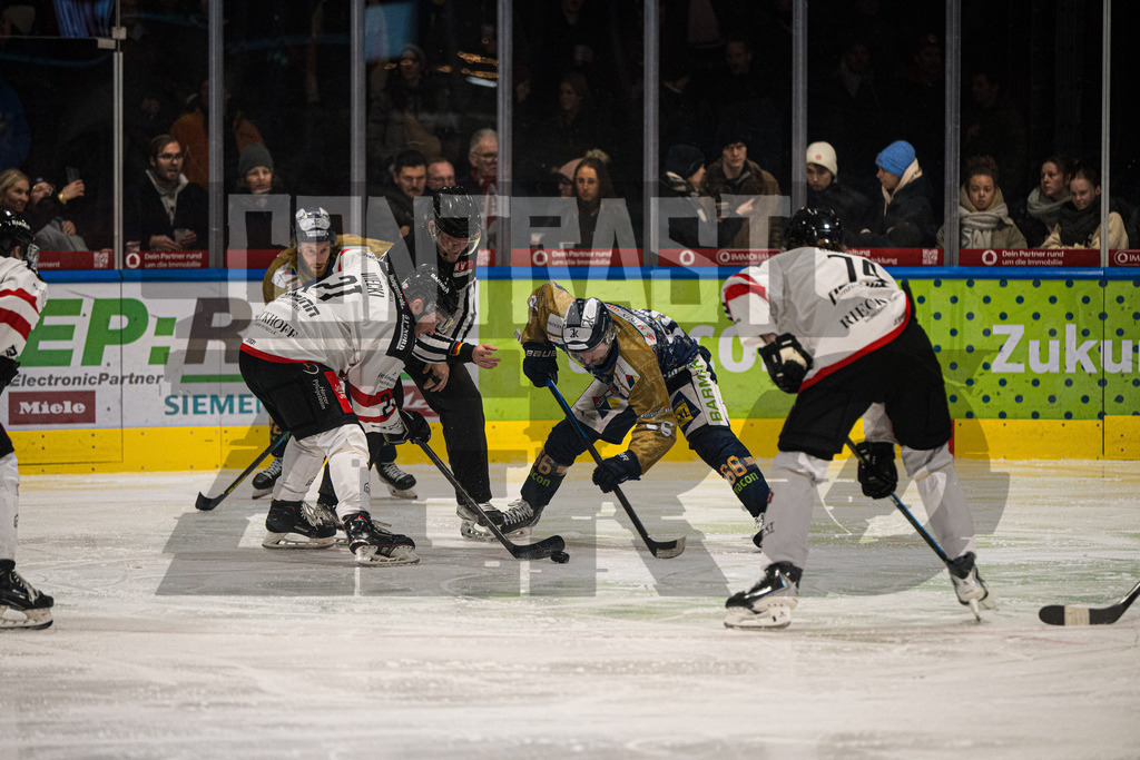 Eishockey I Herren I Saison 2025-2026 I Regionalliga Nord I Adendorfer EC - Harzer Falken | CONTRAST ZERØ MEDIA - Realisiert mit Pictrs.com