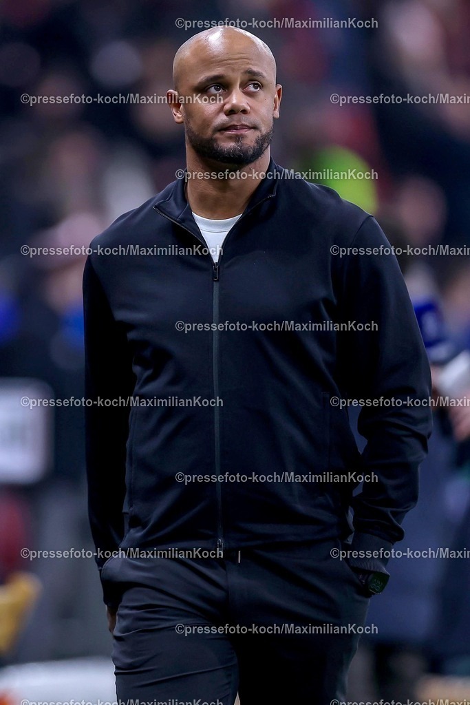 UCL11032501080 | 11.03.2025, Fußball, UEFA Champions League, Bayer 04 Leverkusen - FC Bayern München, Achtelfinale Rückspiel, BayArena, Saison 2024 2025: Trainer Vincent Kompany (Cheftrainer FC Bayern)DFB regulations prohibit any use of photographs as image sequences and or quasi-video.