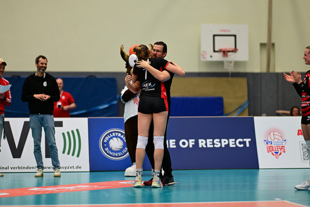 Volleyball I Frauen I Saison 2025-2026 I Bundesliga I 5. Spieltag I ETV Hamburger Volksbank Volleys - Dresdner SC I 10434 | Der Sportfotograf. - Realisiert mit Pictrs.com