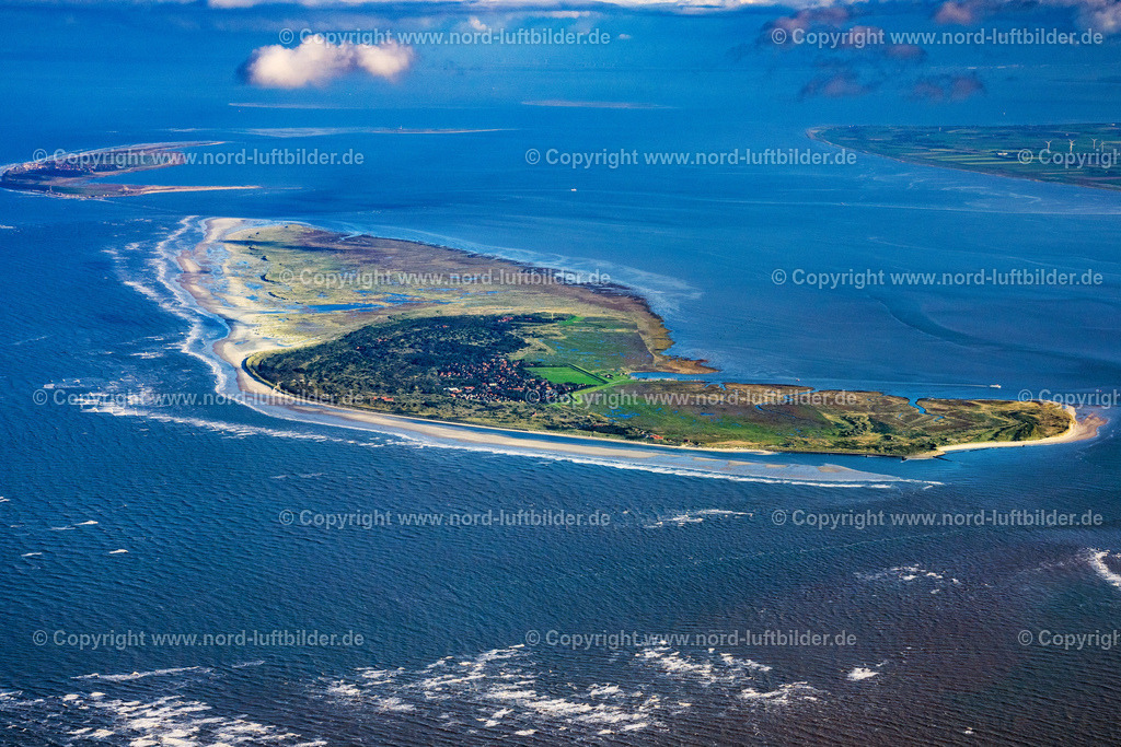 Spiekeroog_ELS_4180231021 | SPIEKEROOG 23.10.2021 Küstenbereich der Nordsee - Insel in Spiekeroog im Bundesland Niedersachsen. Weiterführende Informationen bei: Nordseebad Spiekeroog GmbH. // Coastal area of the North Sea - Island in Spiekeroog in the state Lower Saxony. Further information at: Nordseebad Spiekeroog GmbH. Foto: Martin Elsen