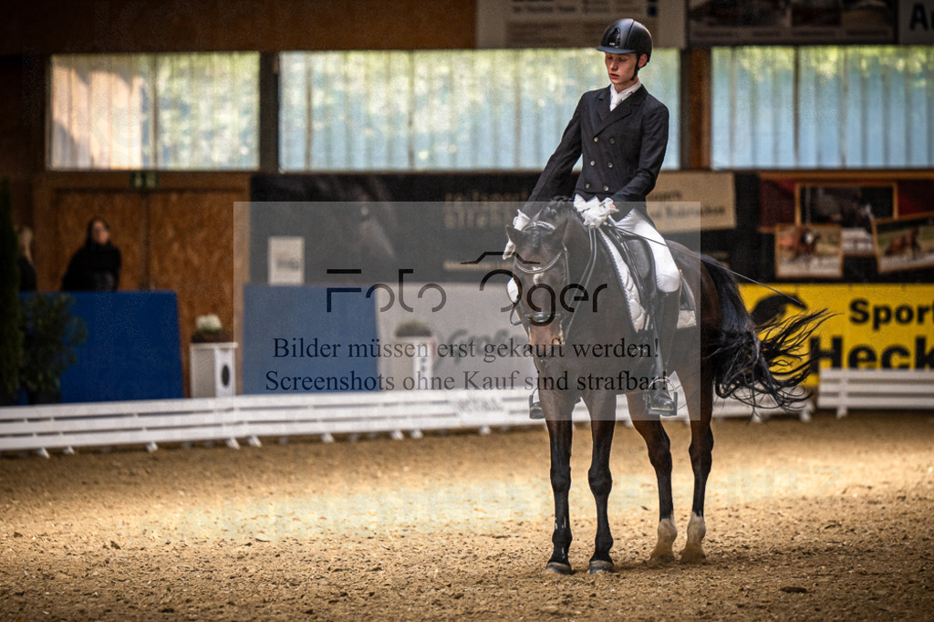 DOS_0941 | Entdecke hochwertige Reitturnierfotos von Foto Oger. Professionell, emotional und authentisch – jetzt Lieblingsmomente im Shop bestellen.Deutschlandweite Turnierfotografie. - Realisiert mit Pictrs.com