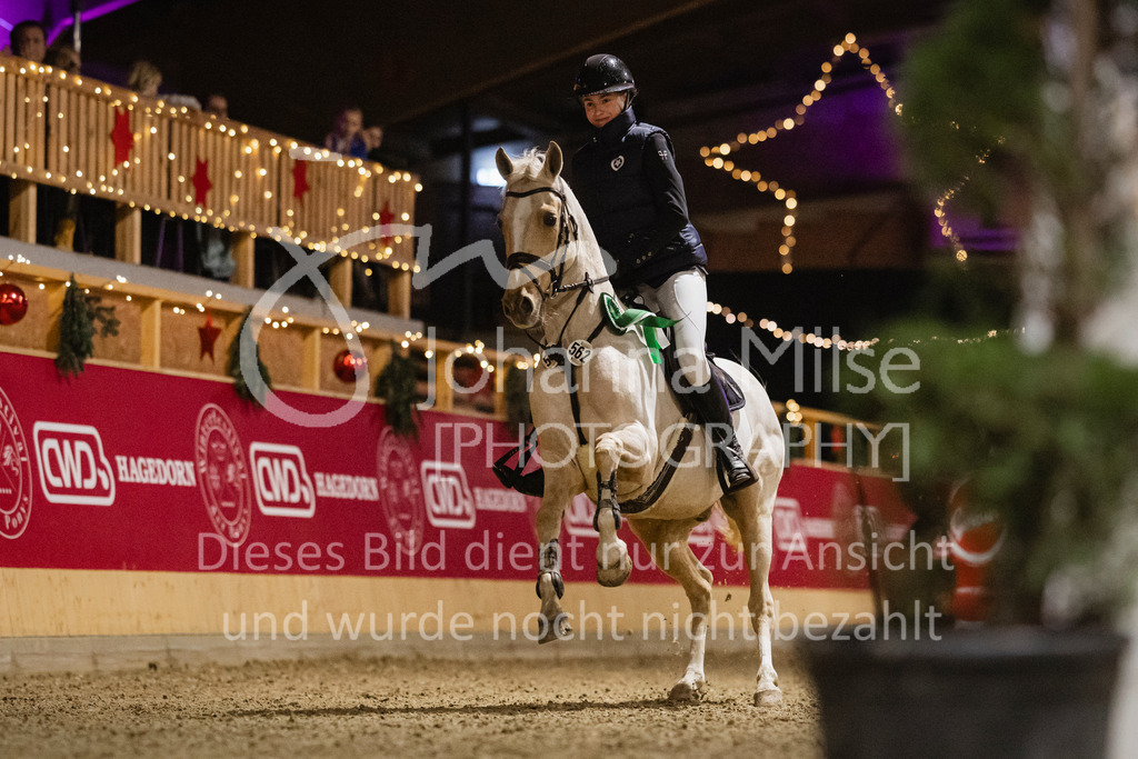 231118_PonyTrophy-313 | Deine schönsten Turniermomente als professionelle Fotos! Entdecke hochwertige Pferdesport-Fotografie im Online-Shop. Jetzt Fotos finden & bestellen!