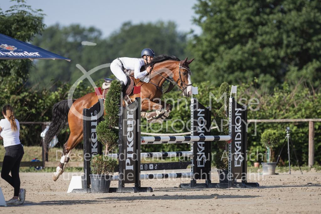 230624_PfSpTa_A2-Spr-155 | Deine schönsten Turniermomente als professionelle Fotos! Entdecke hochwertige Pferdesport-Fotografie im Online-Shop. Jetzt Fotos finden & bestellen!