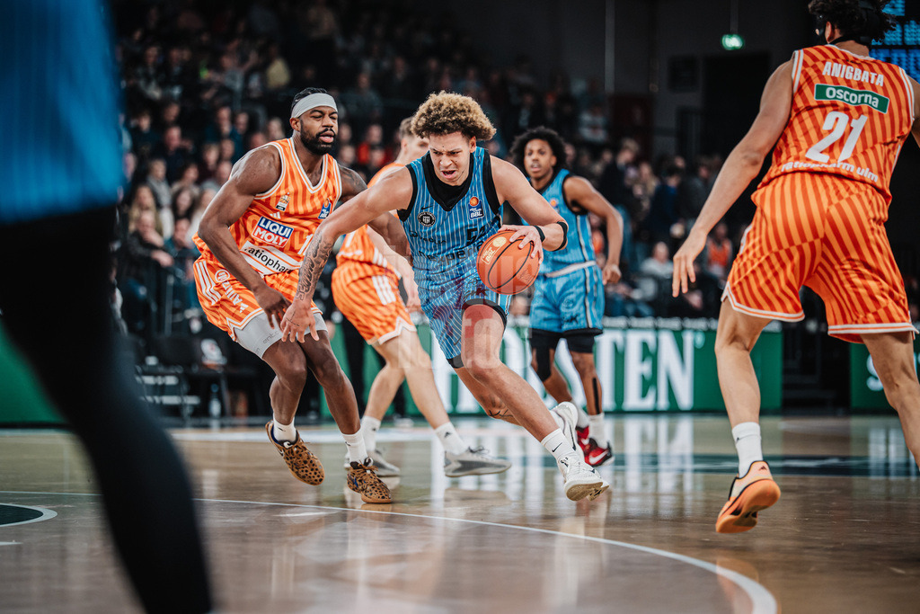Basketball | Männer | Saison 2025/2026 | easyCredit Basketball Bundesliga | Veolia Towers Hamburg vs. Ratiopharm Ulm | 18.01.2026 | Zacharie Perrin (#52, Veolia Towers Hamburg)