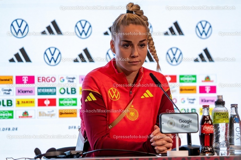 xKKUx23102501004 | 23.10.2025, xkkux, Fußball, Fussball, UEFA Women s Nations League Saison 2025/2026 Pressekonferenz Deutschland vor dem Halbfinal Hinspiel gegen Frankreich, MERKUR SPIEL-ARENA Düsseldorf - Giulia Gwinn (Deutschland, 7)