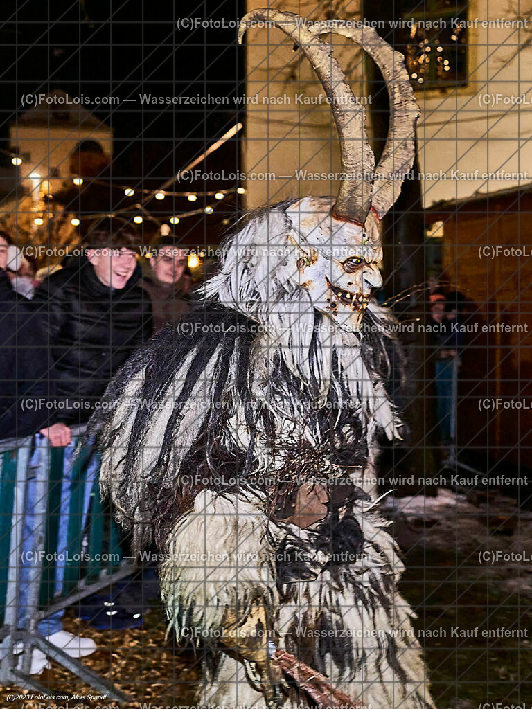 ALP5366_WIESELBURGER ADVENT_Perchtenlauf | (C)FotoLois.com, Alois Spandl, WIESELBURGER ADVENT, Perchtenlauf, So 10. Dez. 2023.